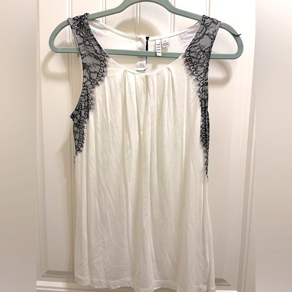 Elle Women’s Blouse White With Black Lace Accents Sleeveless Top - Picture 1 of 5